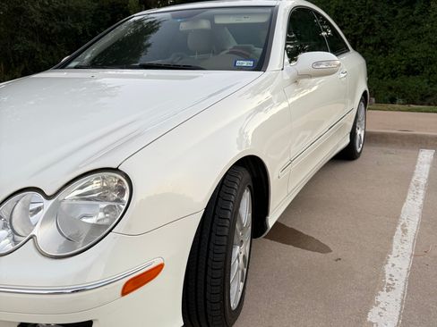 Used 2009 Mercedes-Benz CLK 350 Coupe image 6