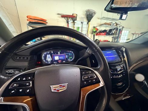 Used 2019 Cadillac Escalade ESV Luxury image 8