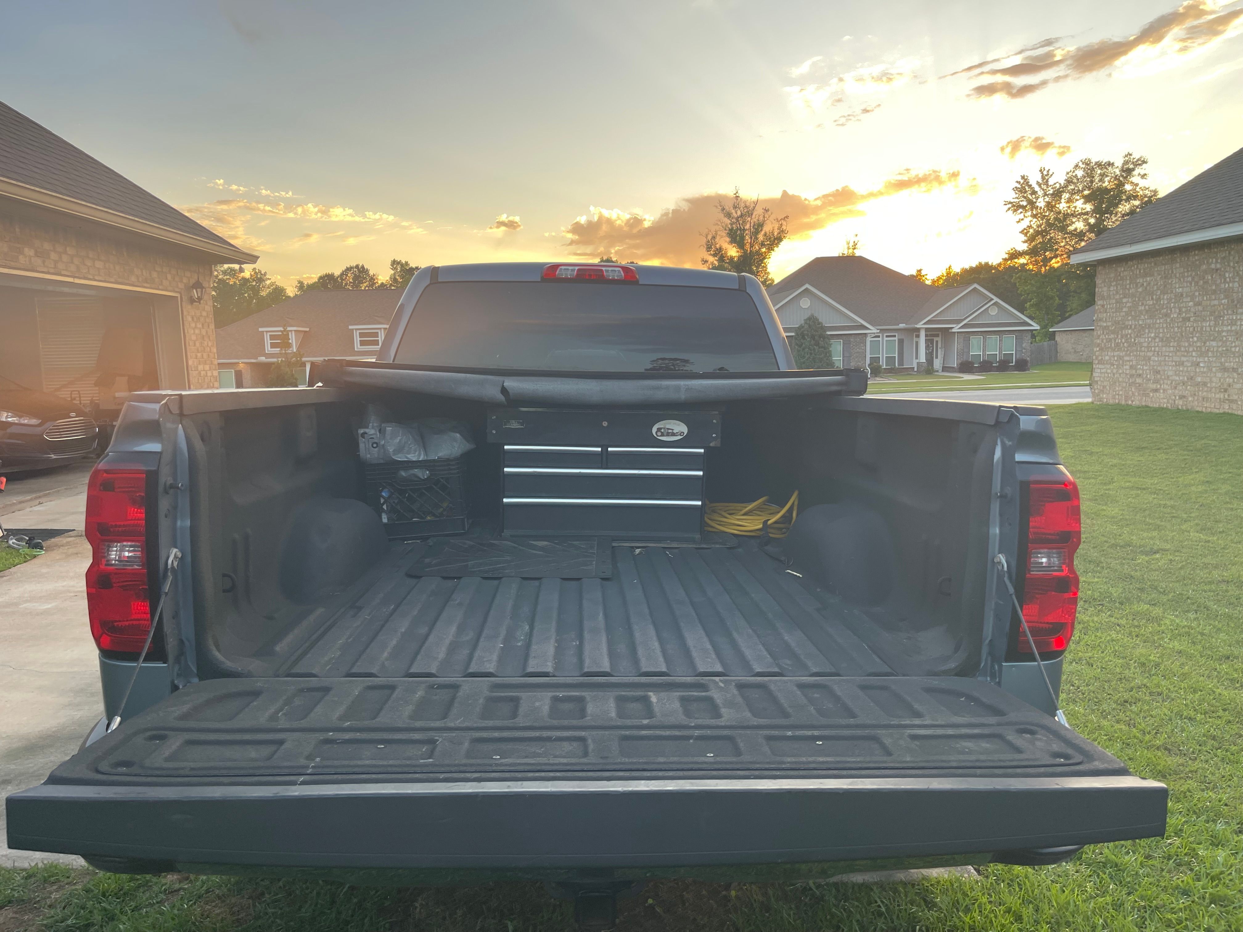 Used 2015 Chevrolet Silverado 1500 LT w/ LT Convenience Package RWD image 9