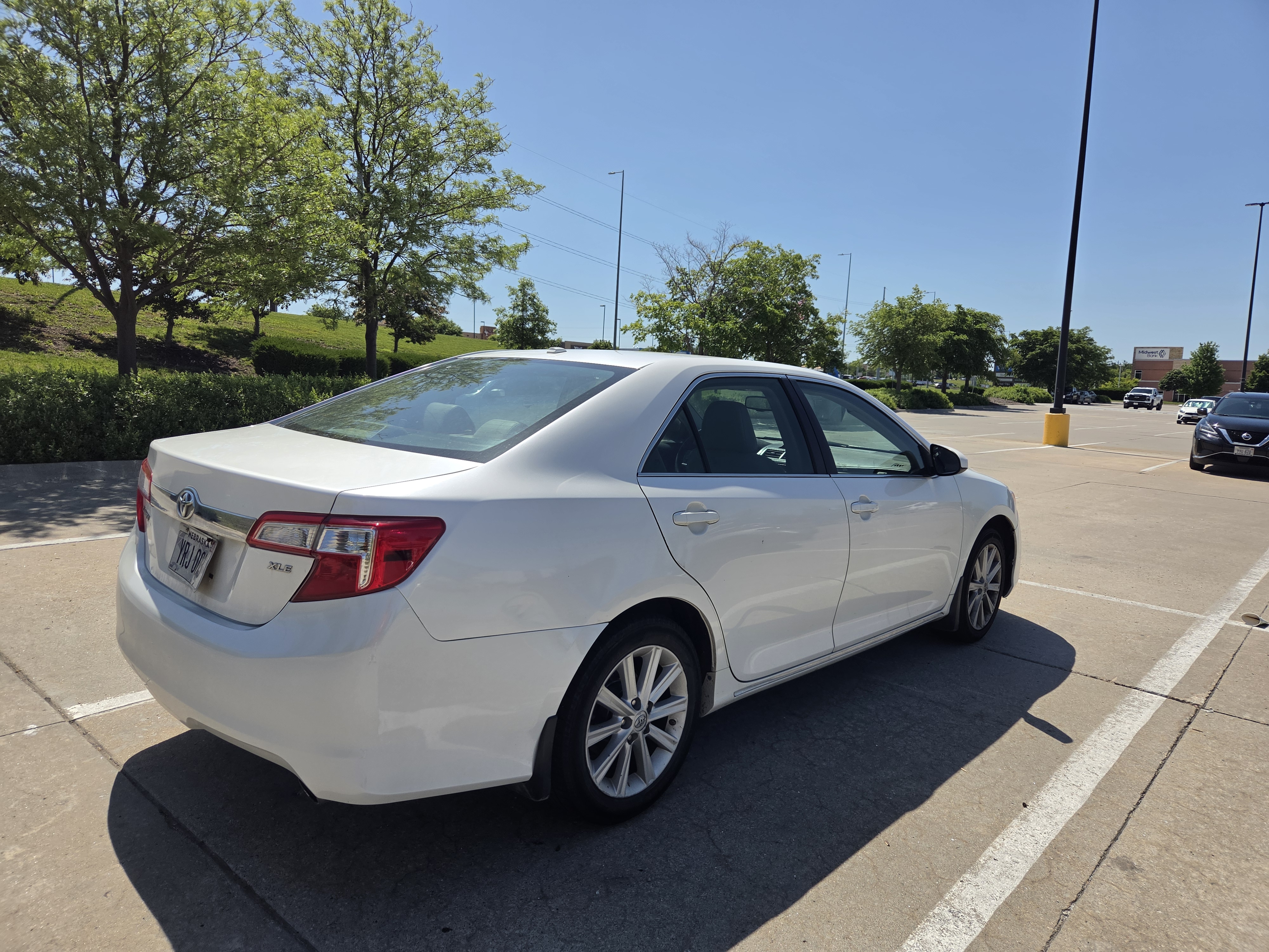 Used 2014 Toyota Camry XLE FWD image 8