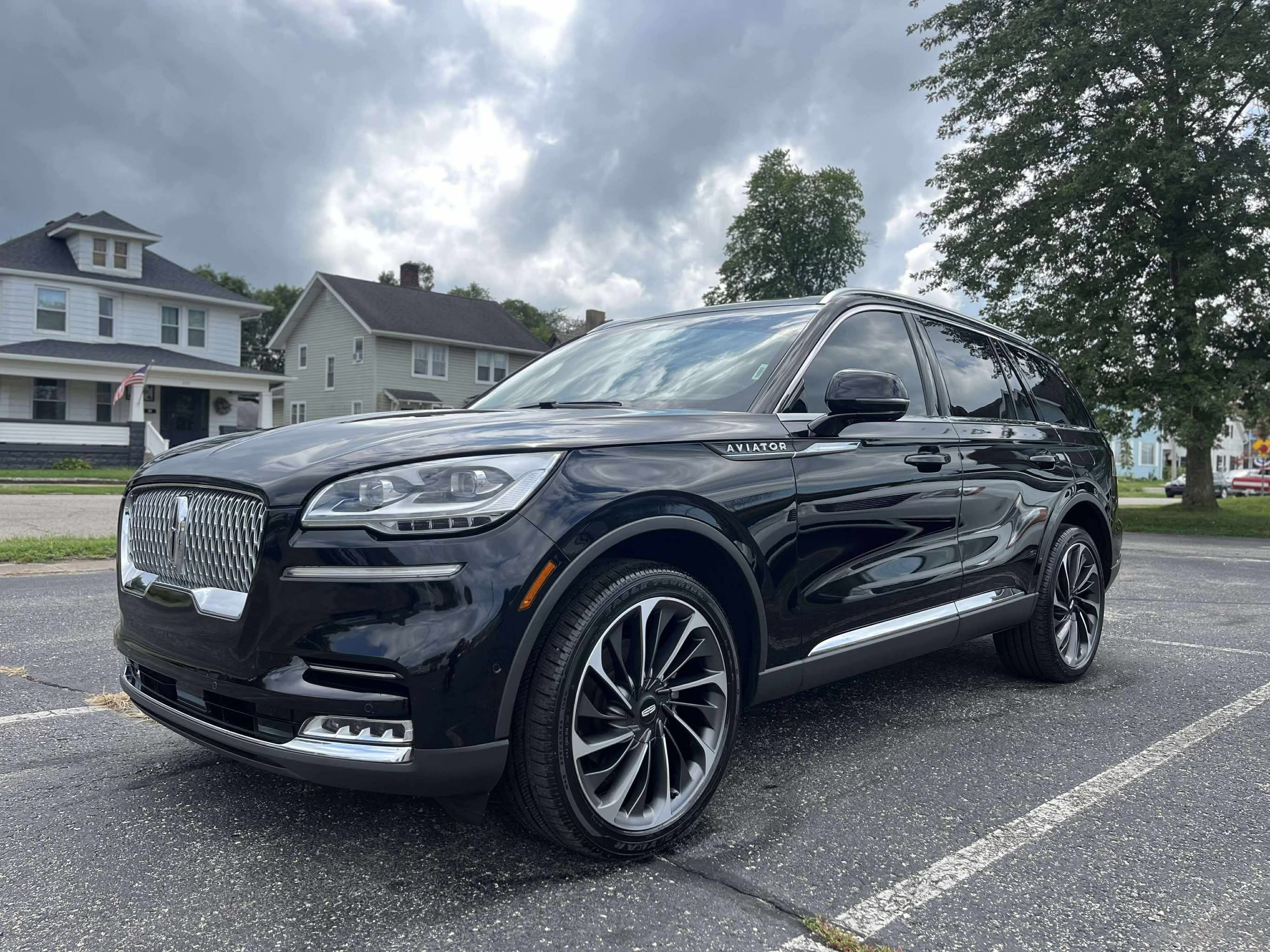 Used 2020 Lincoln Aviator Reserve w/ Equipment Group 202A AWD/4WD image 2