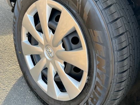 Used 2010 Toyota Corolla LE image 28