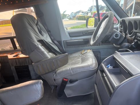 Used 1997 Dodge B2500 RWD image 4