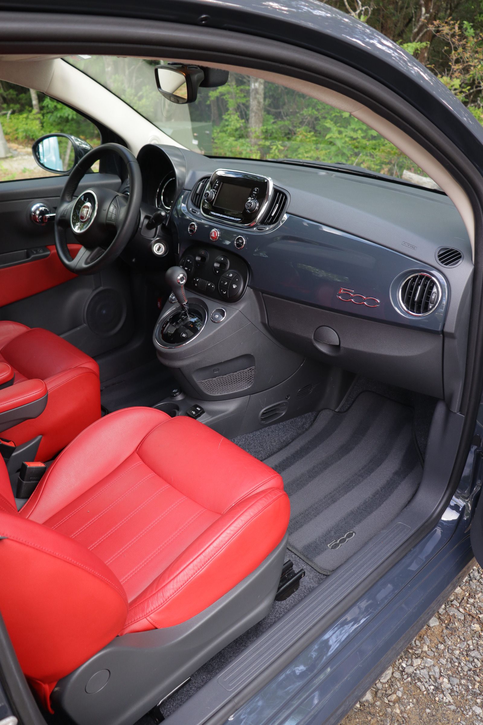 Used 2018 FIAT 500 Lounge FWD image 14