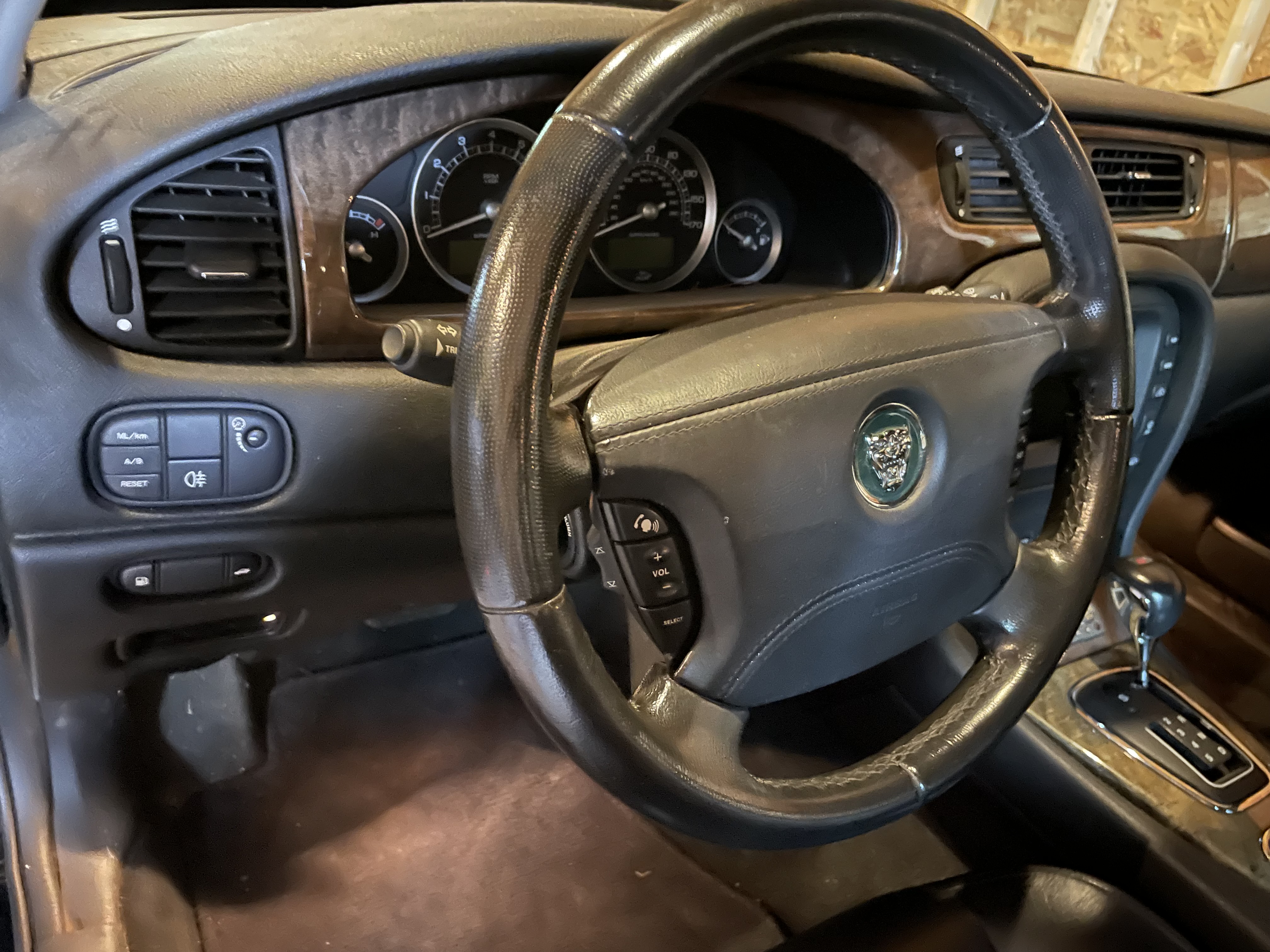 Used 2005 Jaguar S-TYPE R RWD image 6
