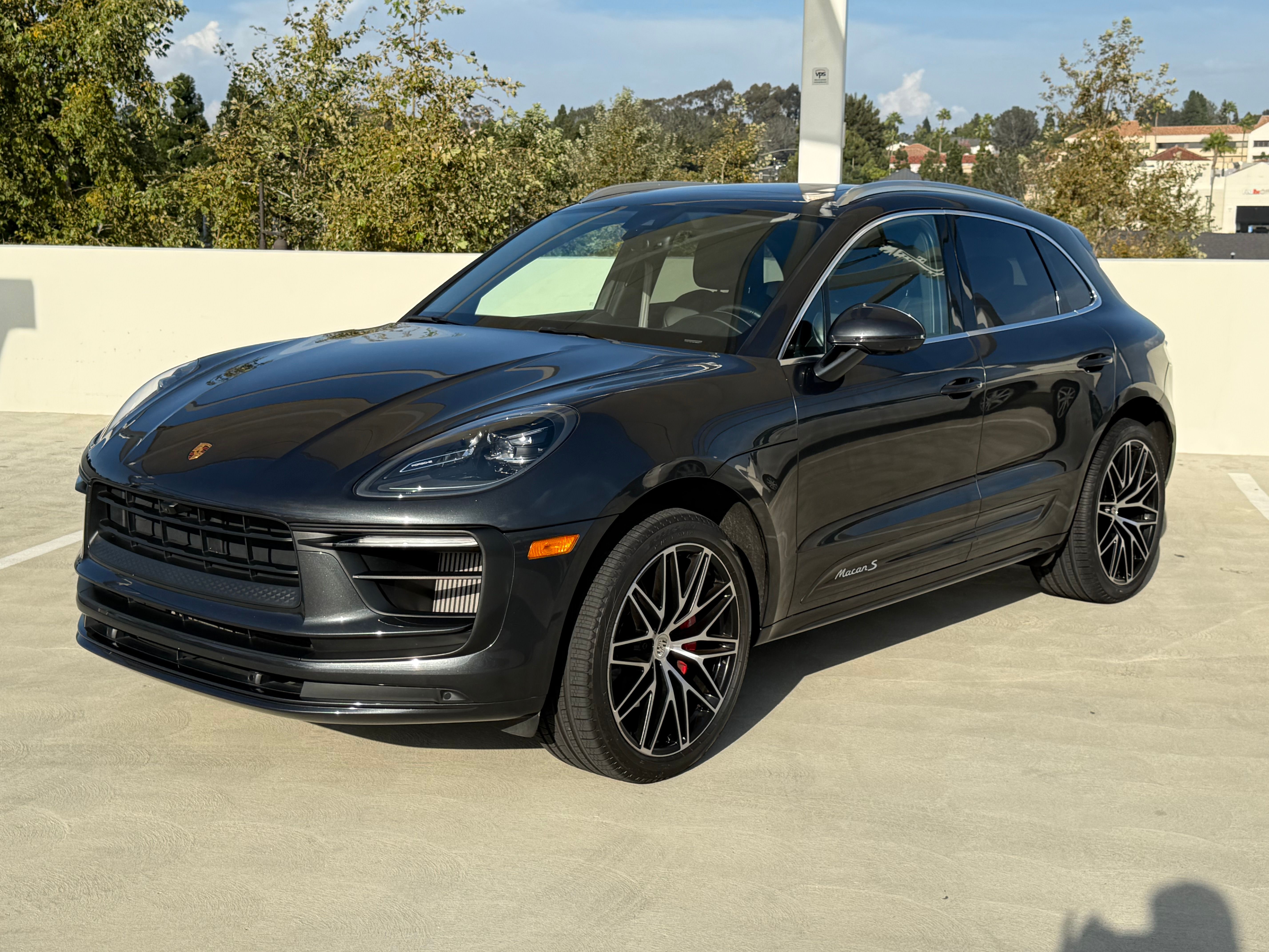 Used 2022 Porsche Macan S AWD/4WD image 1