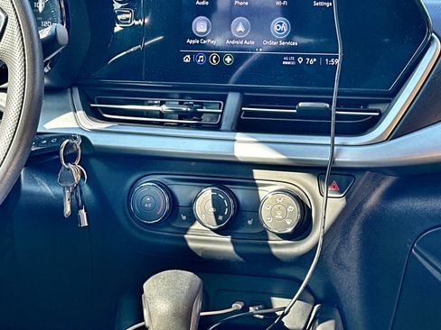 Used 2024 Chevrolet Trax LS w/ LS Convenience Package image 11