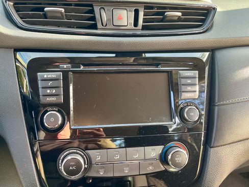 Used 2020 Nissan Rogue S image 13