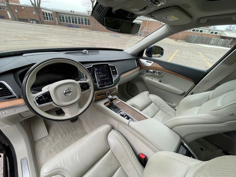 Used 2016 Volvo XC90 T6 Inscription w/ Vision Package image 14