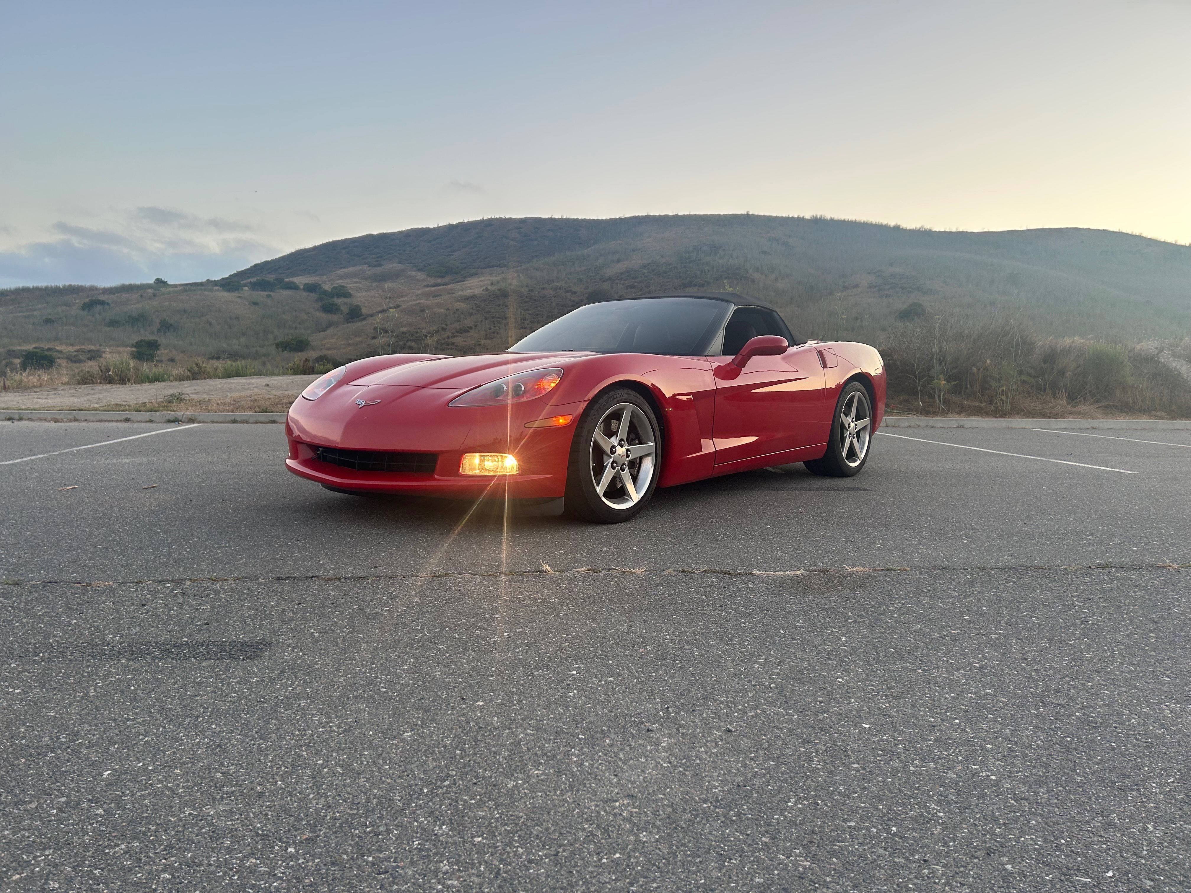 Used 2005 Chevrolet Corvette Convertible w/ Preferred Equipment Group RWD image 2
