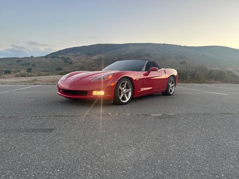 Used 2005 Chevrolet Corvette Convertible w/ Preferred Equipment Group image 2