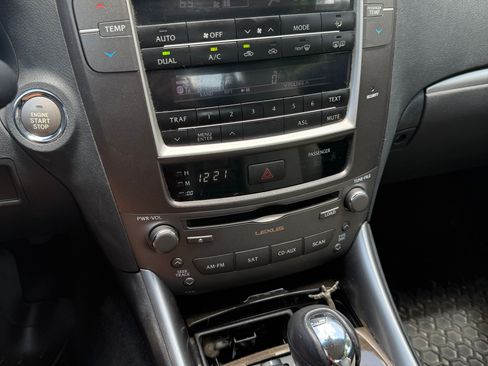 Used 2012 Lexus IS 250C w/ Luxury Pkg RWD image 8