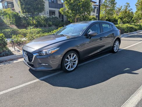 Used 2017 MAZDA MAZDA3 Touring FWD image 12