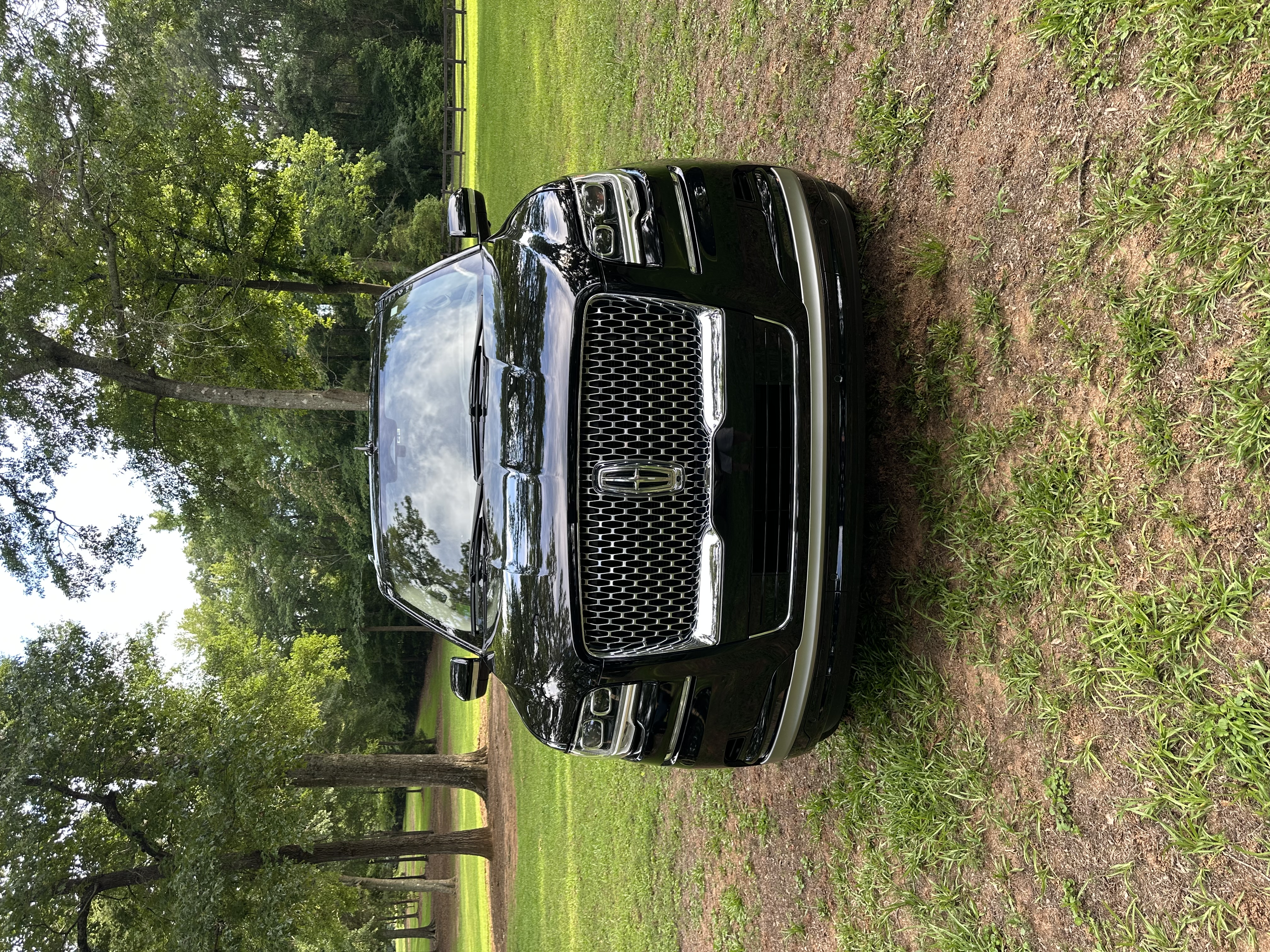 Used 2024 Lincoln Navigator Reserve AWD/4WD image 2