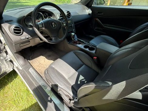 Used 2007 Pontiac G6 GT w/ Sport Package FWD image 4