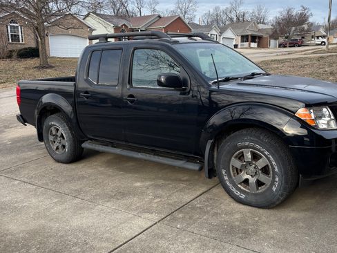 Used 2012 Nissan Frontier PRO-4X w/ Pro-4x Luxury Pkg image 2