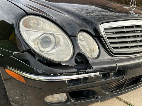 Used 2005 Mercedes-Benz E 320 CDI Sedan image 12