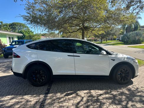 Used 2017 Tesla Model X 100D image 6