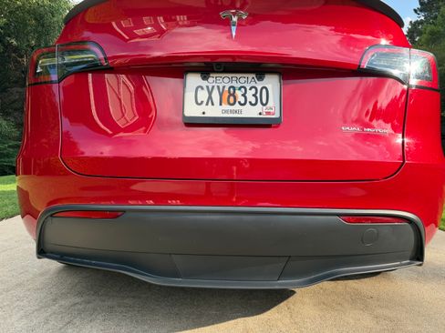 Used 2023 Tesla Model Y Performance AWD/4WD image 11