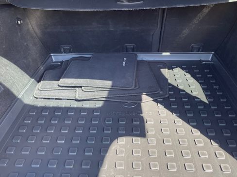 Used 2011 Mercedes-Benz ML 63 AMG 4MATIC image 26