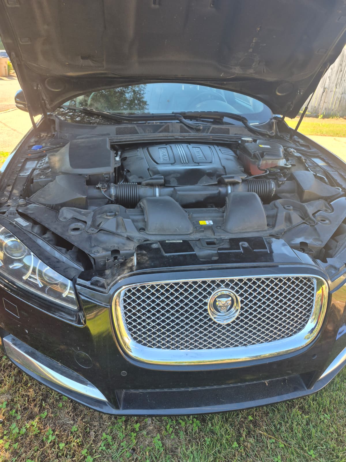 Used 2012 Jaguar XF RWD image 12