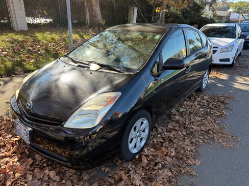 Used 2005 Toyota Prius image 1