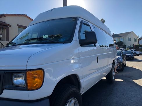 Used 2007 Ford E-350 and Econoline 350 Extended Super Duty RWD image 28