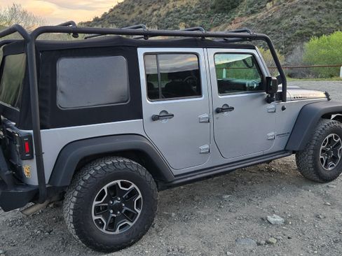 Used 2015 Jeep Wrangler Unlimited Rubicon image 8