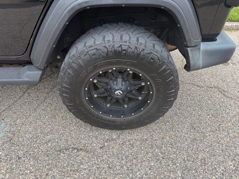 Used 2019 Jeep Wrangler Unlimited Sport S AWD/4WD image 4