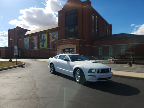 Used 2009 Ford Mustang GT Premium image 18