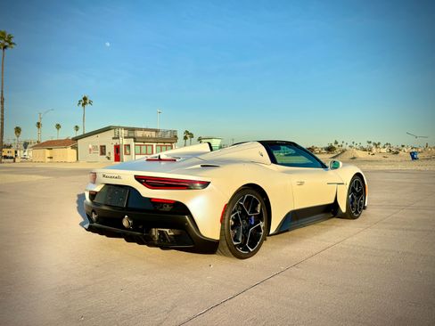 Used 2023 Maserati MC20 Spyder RWD image 8