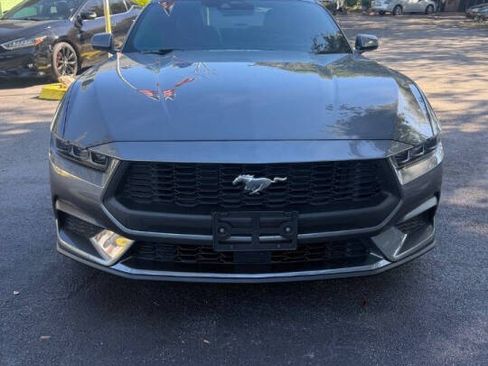 Used 2025 Ford Mustang Premium image 8