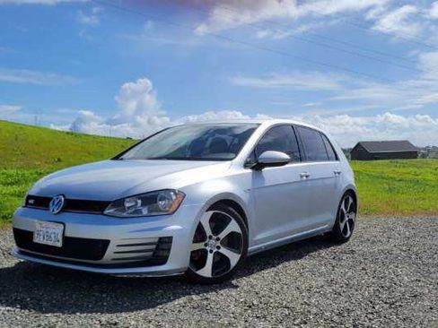Used 2015 Volkswagen GTI S image 11