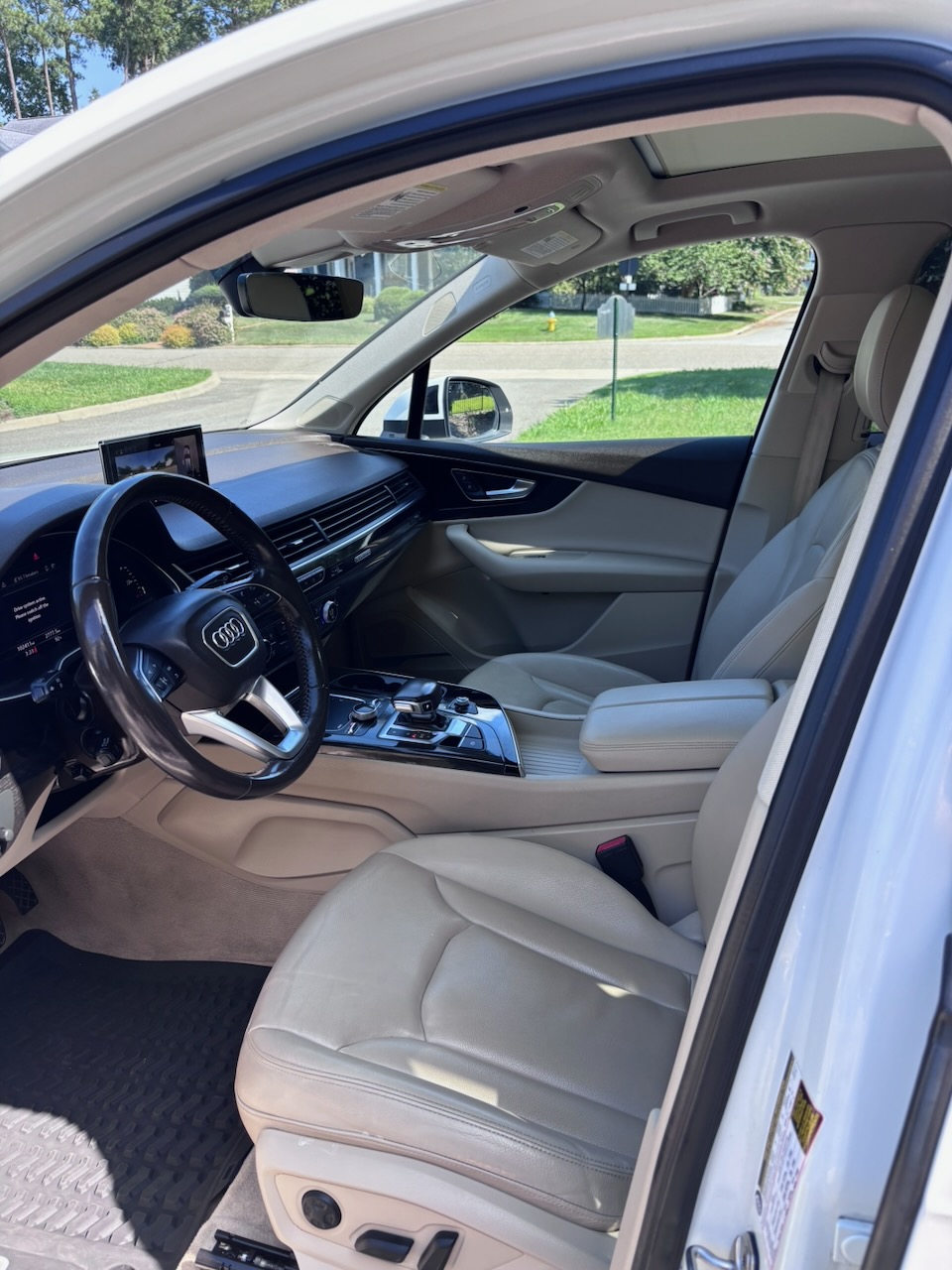 Used 2019 Audi Q7 3.0T Premium Plus w/ Premium Plus Package AWD/4WD image 8