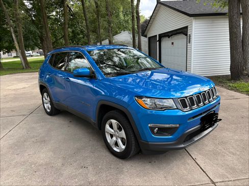 Used 2018 Jeep Compass Latitude w/ Cold Weather Group AWD/4WD image 10