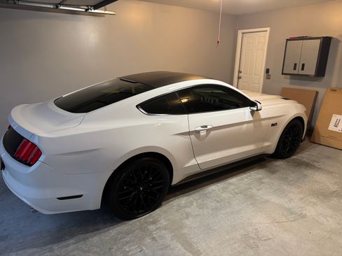 Used 2017 Ford Mustang GT w/ GT Performance Package image 15