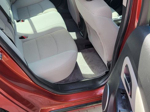 Used 2012 Chevrolet Cruze LT image 9