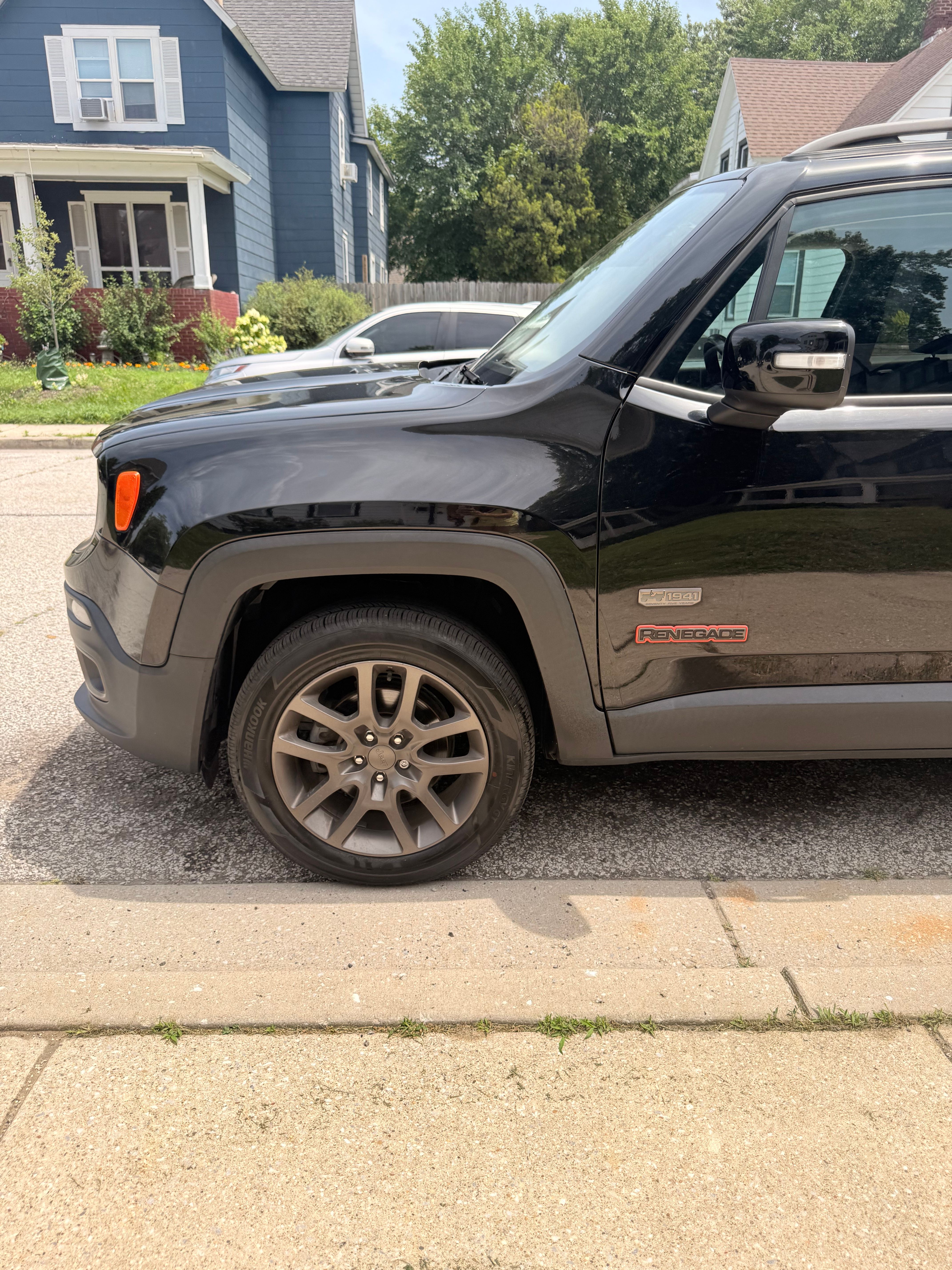 Used 2016 Jeep Renegade 75th Anniversary AWD/4WD image 10