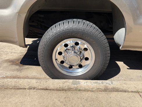 Used 2003 Ford F250 XLT image 11