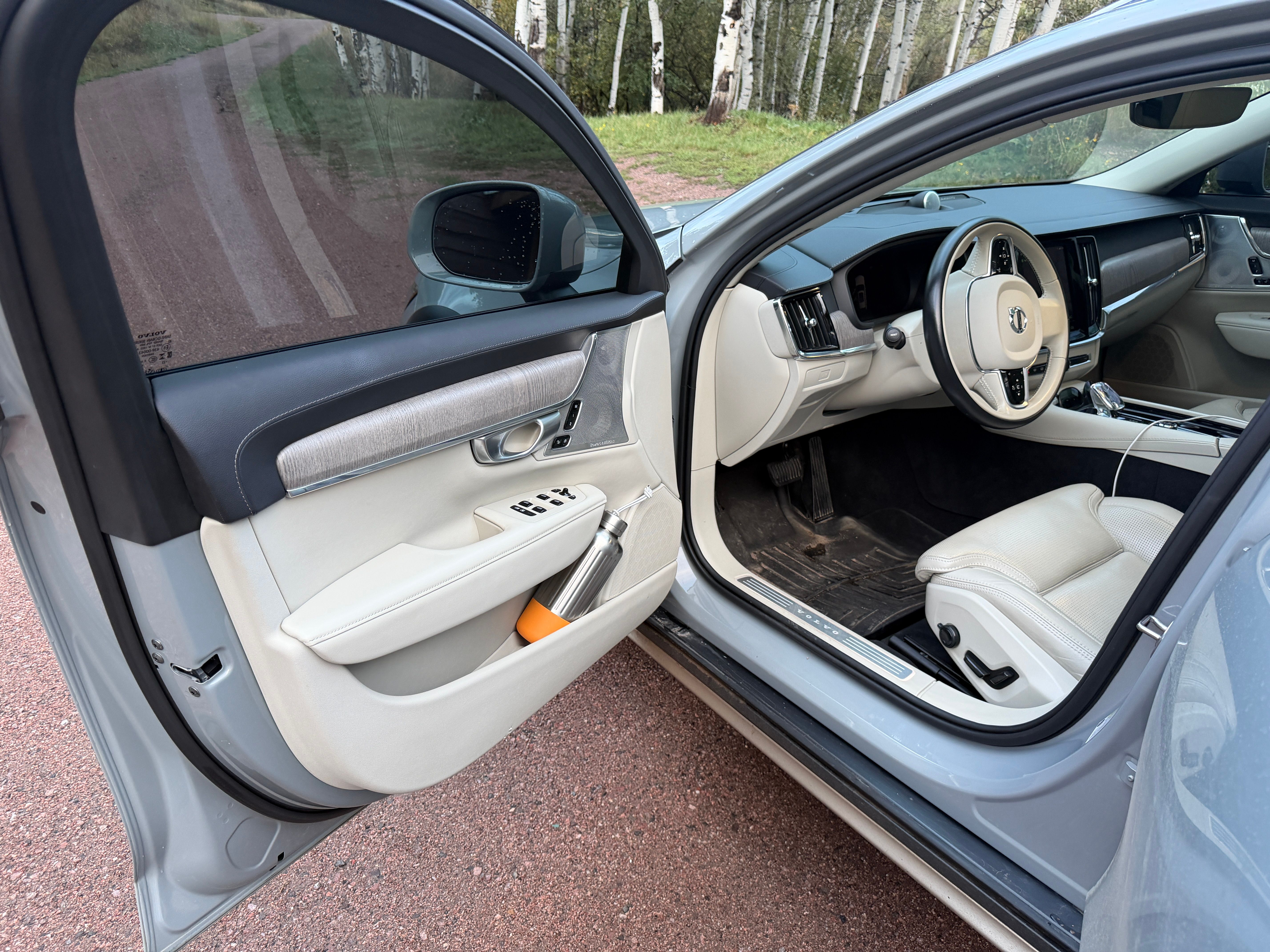 Used 2024 Volvo V90 B6 Cross Country Ultimate AWD/4WD image 5