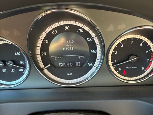 Used 2010 Mercedes-Benz C 300 Sedan image 11