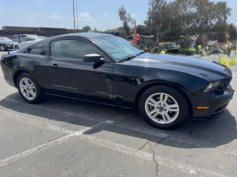 Used 2014 Ford Mustang Coupe RWD image 10