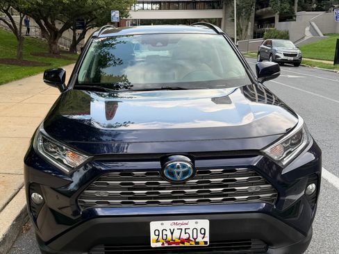 Used 2020 Toyota RAV4 Limited w/ Limited Grade Weather Package AWD/4WD image 5