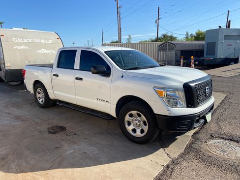 Used 2017 Nissan Titan S RWD image 4