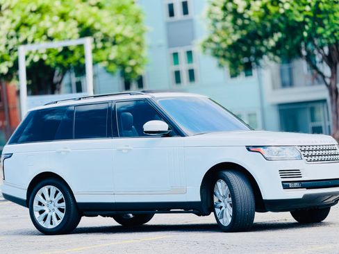 Used 2017 Land Rover Range Rover HSE AWD/4WD image 4