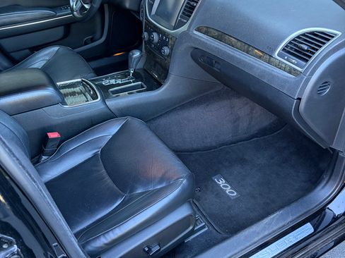 Used 2011 Chrysler 300 C w/ Sound Group RWD image 6