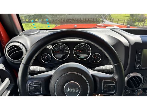 Used 2015 Jeep Wrangler Sport AWD/4WD image 9