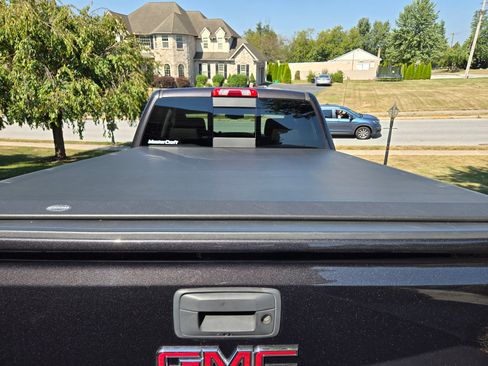 Used 2015 GMC Sierra 2500 SLT w/ All-Terrain HD Package AWD/4WD image 2