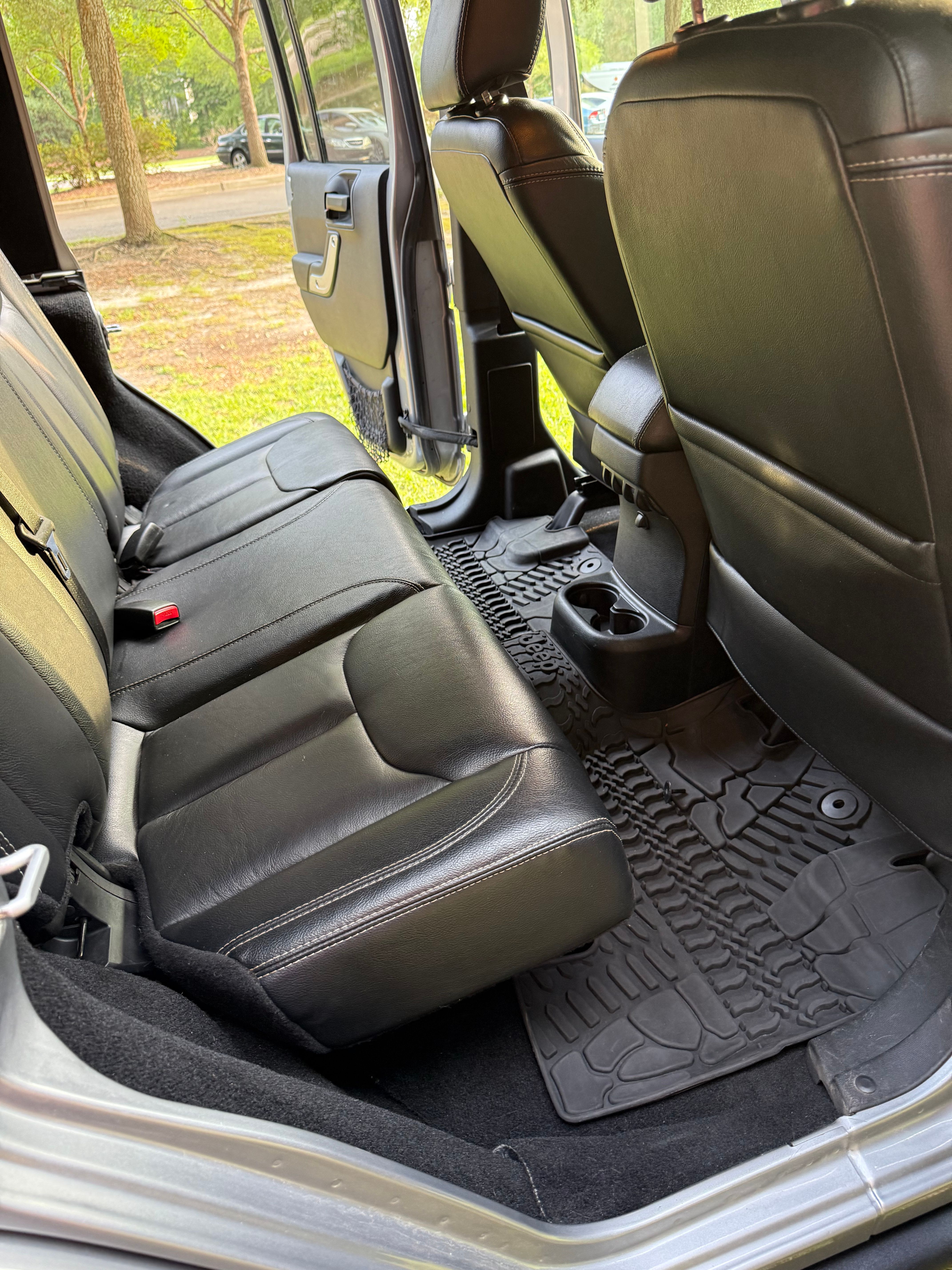 Used 2017 Jeep Wrangler Unlimited Rubicon AWD/4WD image 9