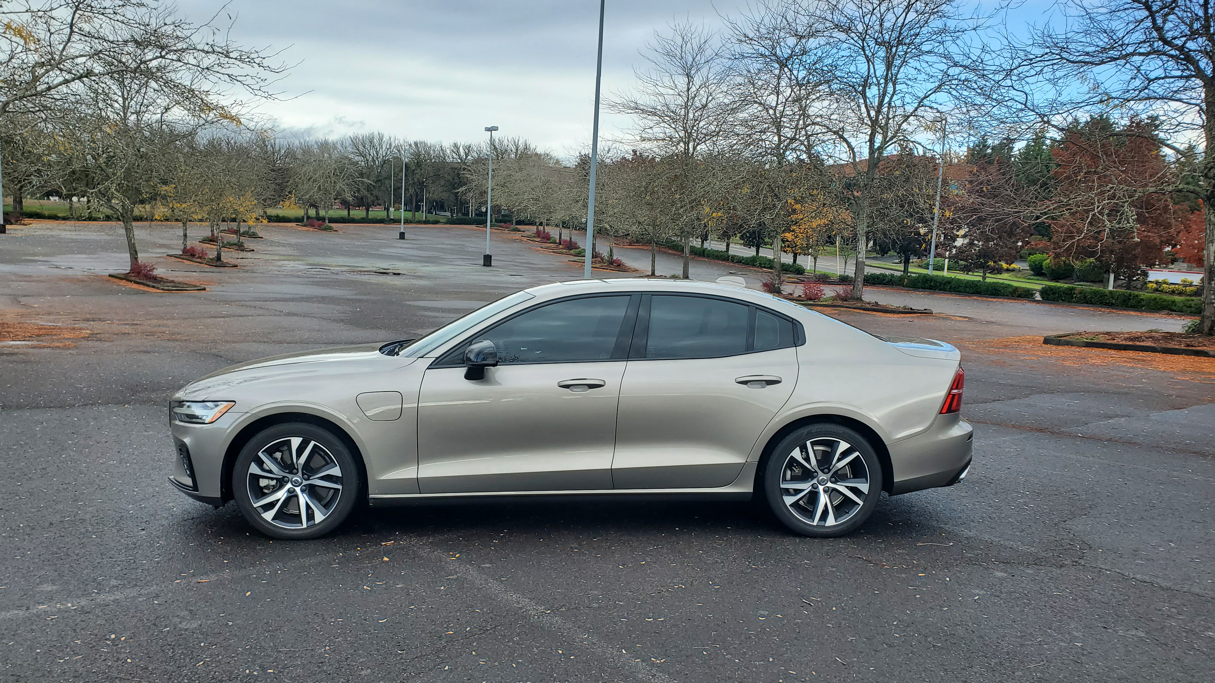 Used 2021 Volvo S60 T8 R-Design Expression AWD/4WD image 2